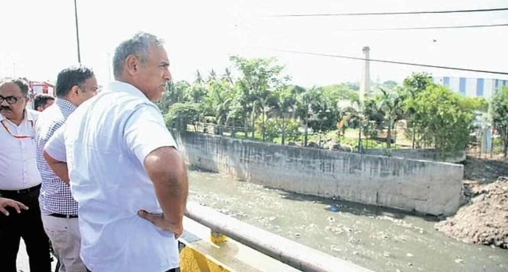 GBA chief directs Bescom to relocate power line to prevent flooding in Vrishabhavathi Valley