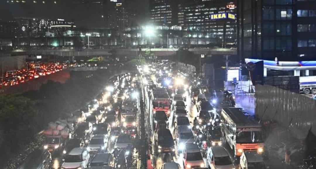 Cyberabad Police advise staggered early office departures on August 3 amid heavy rain forecast