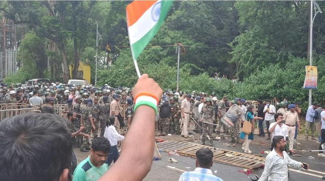 Jharkhand students protest LIVE: Protestors reach State Assembly premises; police use tear gas, water cannons